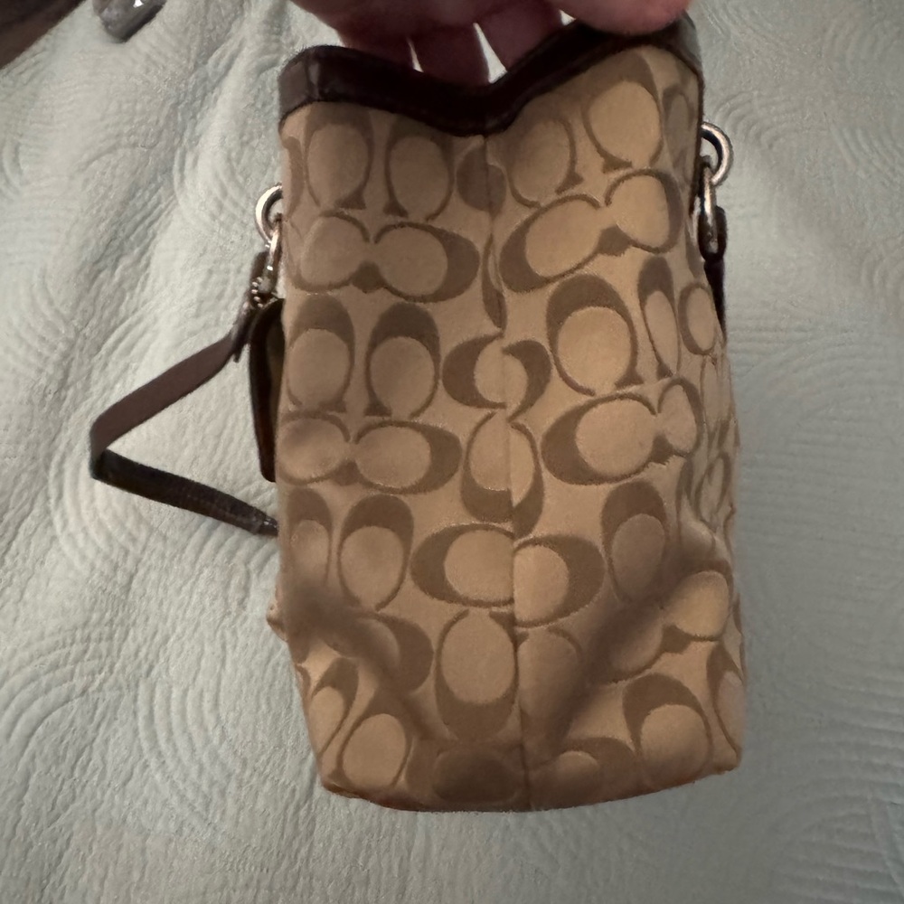 Coach Penelope Signature Satchel - Picture 3 of 6